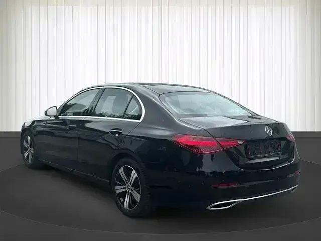 Gebraucht Mercedes C300 Avantgarde 258 PS (189 kW) 2022 Obsidianschwarz  metalliclack Limousine