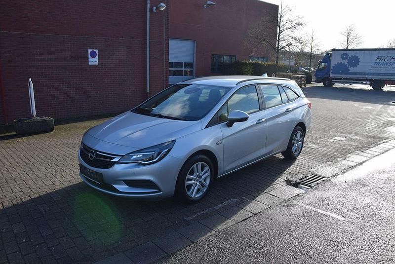 Silber Gebraucht 2018 Opel Astra Edition Kombi | 4.890 € (Superpreis) - Bild 1/4