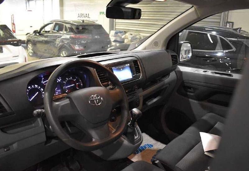 Gebraucht Toyota Proace 120 PS (88 kW) 2023 Weiß Van / Kleinbus