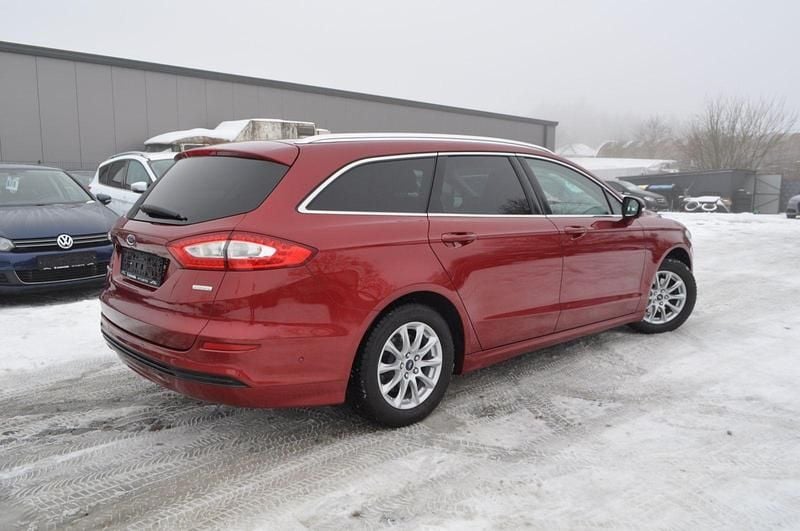 Gebraucht Ford Mondeo Titanium 160 PS (117 kW) 2016 Rot Kombi