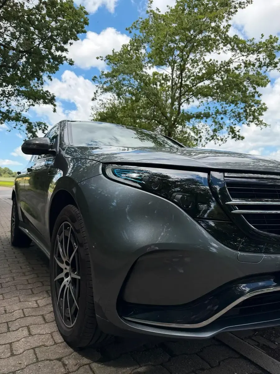 Gebraucht Mercedes EQC400 AMG 300 kW (408 PS) 2021 Grau SUV
