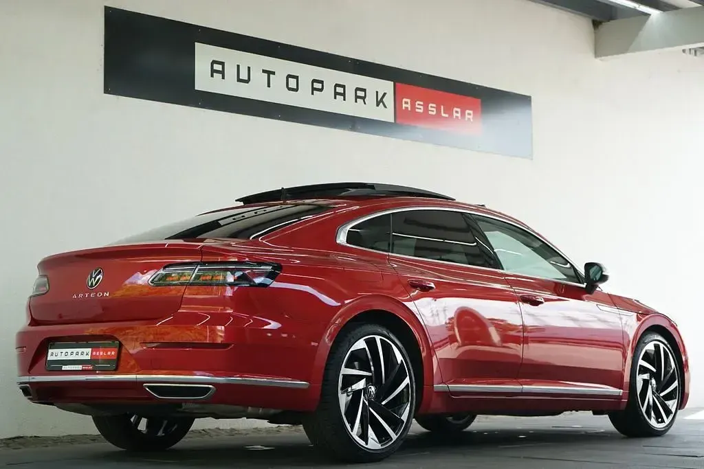Gebraucht VW Arteon Elegance 190 PS (139 kW) 2023 Rot Limousine