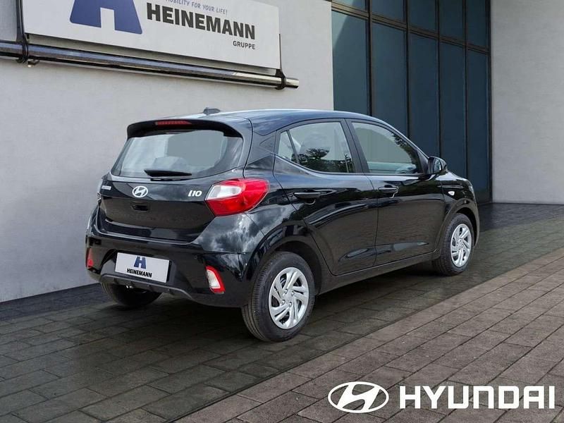 Neu Hyundai i10 Select 63 PS (46 kW) 2025 Phantom black Kleinwagen