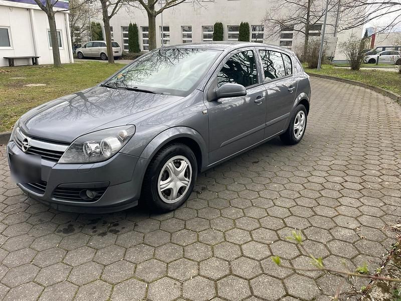 Gebraucht Opel Astra 101 PS (74 kW) 2006 Grau Limousine