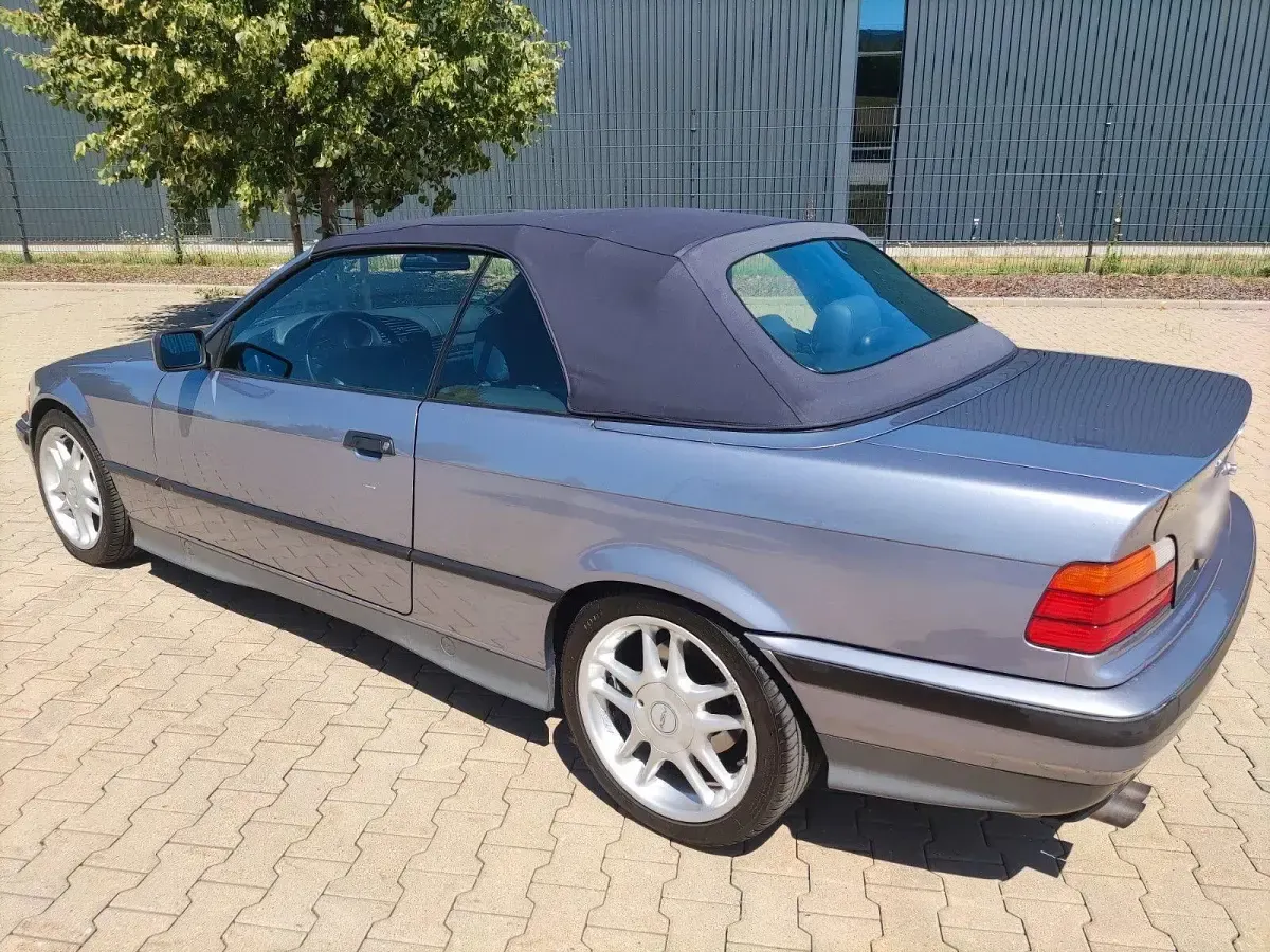 Gebraucht BMW 325 Cabriolet M Sport 192 PS (141 kW) 1994 Blau Cabrio