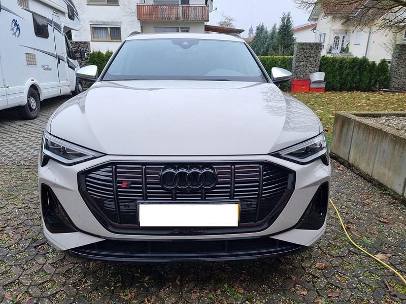 Gebraucht Audi e-tron 369 kW (503 PS) 2022 SUV