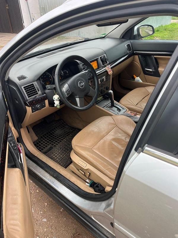 Silber Gebraucht 2004 Opel Vectra Elegance Kombi | 1.050 € (Guter Preis) - Bild 1/4