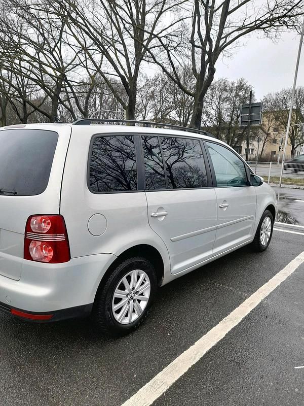 Gebraucht VW Touran 140 PS (102 kW) 2009 Grau Van / Kleinbus