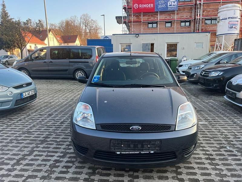 Gebraucht Ford Fiesta Ambiente 68 PS (50 kW) 2004 Grau Kleinwagen