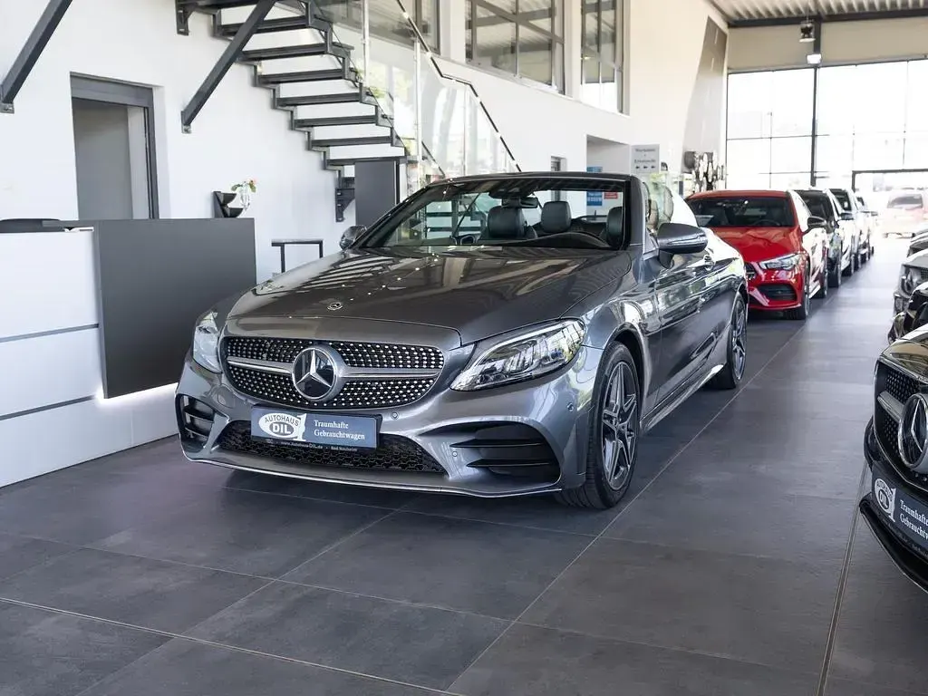 Gebraucht Mercedes C200 AMG 184 PS (135 kW) 2019 Grau Cabrio