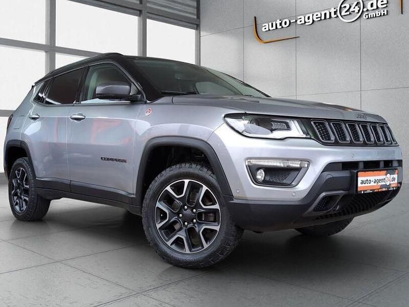 Usado Jeep Compass Trailhawk 170 HP (125 kW) 2019 Prateado SUV