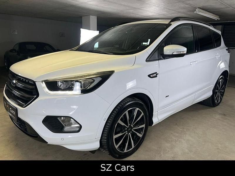 Gebraucht Ford Kuga ST-Line 182 PS (133 kW) 2017 Weiß SUV