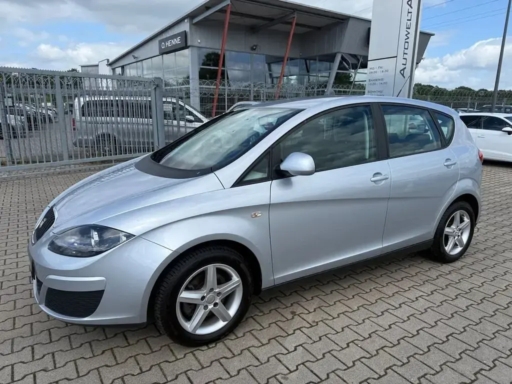 Gebraucht Seat Altea Reference 125 PS (91 kW) 2010 Silber Limousine