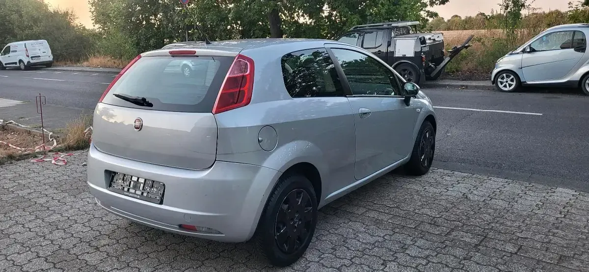Gebraucht Fiat Punto 77 PS (56 kW) 2008 Silber Kleinwagen