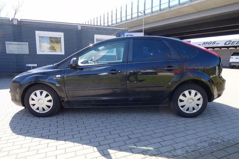 Gebraucht Ford Focus Fun X 101 PS (74 kW) 2006 Pantherschwarz metallic Limousine