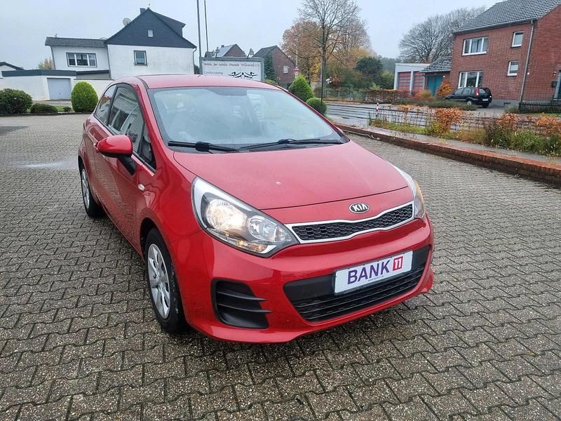 Gebraucht Kia Rio 82 PS (60 kW) 2016 Rot Kleinwagen