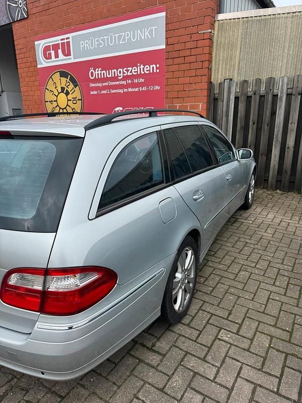 Gebraucht Mercedes E320 224 PS (164 kW) 2006 Grau Kombi