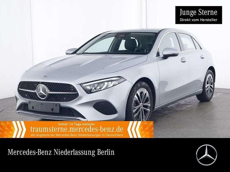 Silber Gebraucht 2024 Mercedes A180 Advanced Limousine | 28.490 € (Fairer Preis) - Bild 1/3