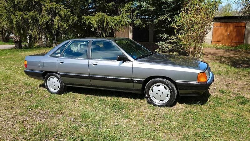 Usata Audi 100 133 CV (97 kW) 1990 Argento Berlina