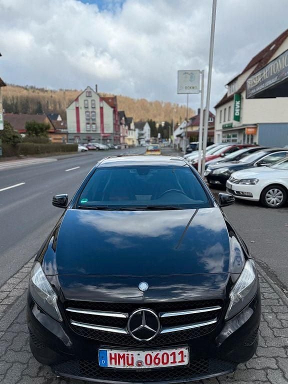Gebraucht Mercedes A180 122 PS (89 kW) 2014 Limousine