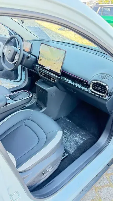 Neu JAC E30X 100 kW (136 PS) 2026 Blau Kleinwagen
