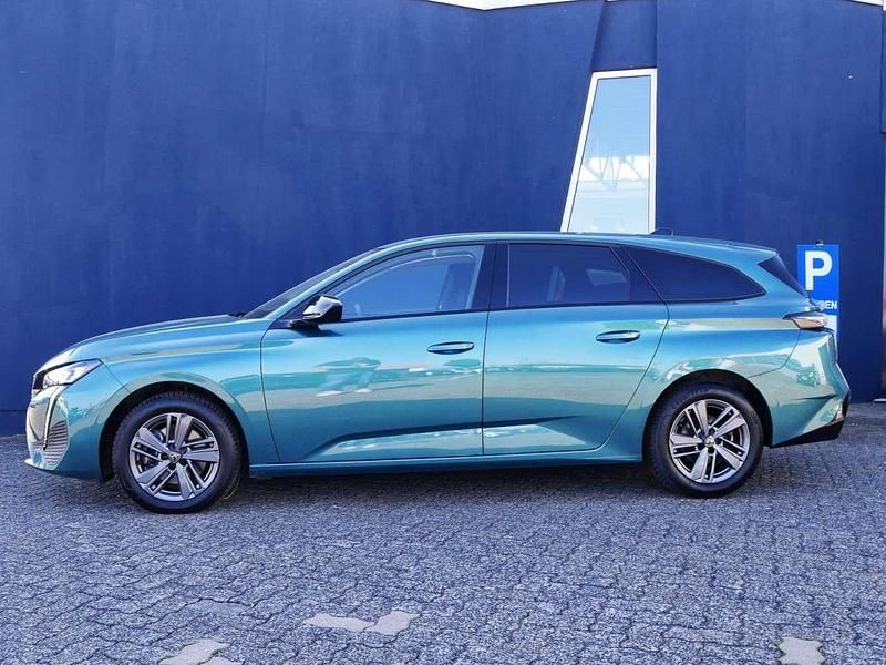 Gebraucht Peugeot 308 SW Allure 131 PS (96 kW) 2024 Avatar blau Kombi