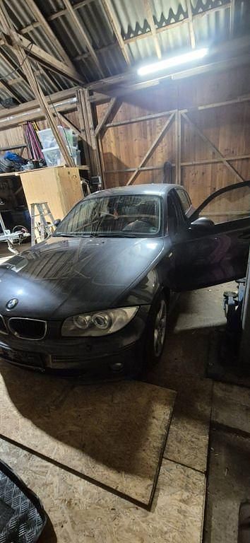 Gebraucht BMW 120 163 PS (119 kW) 2004 Schwarz Kleinwagen