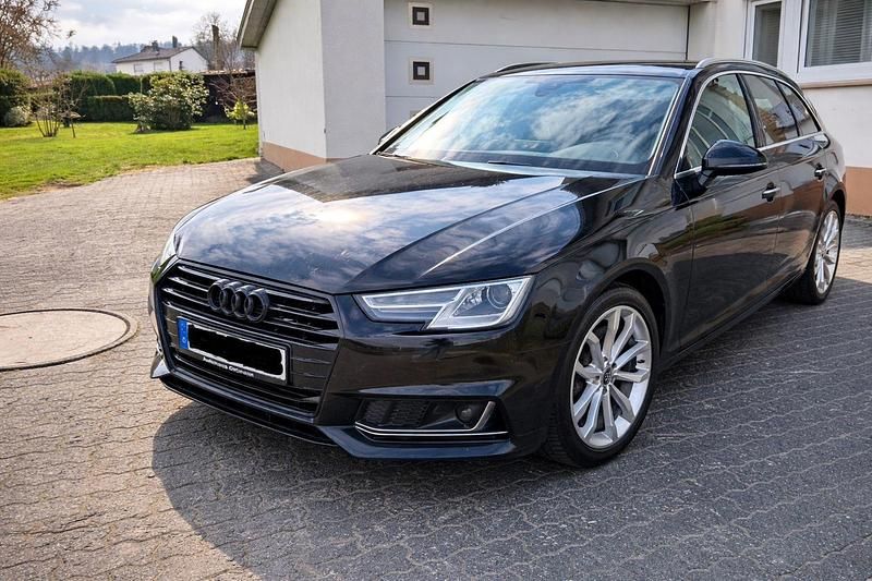 Gebraucht Audi A4 Ambiente 190 PS (139 kW) 2019 Schwarz Kombi