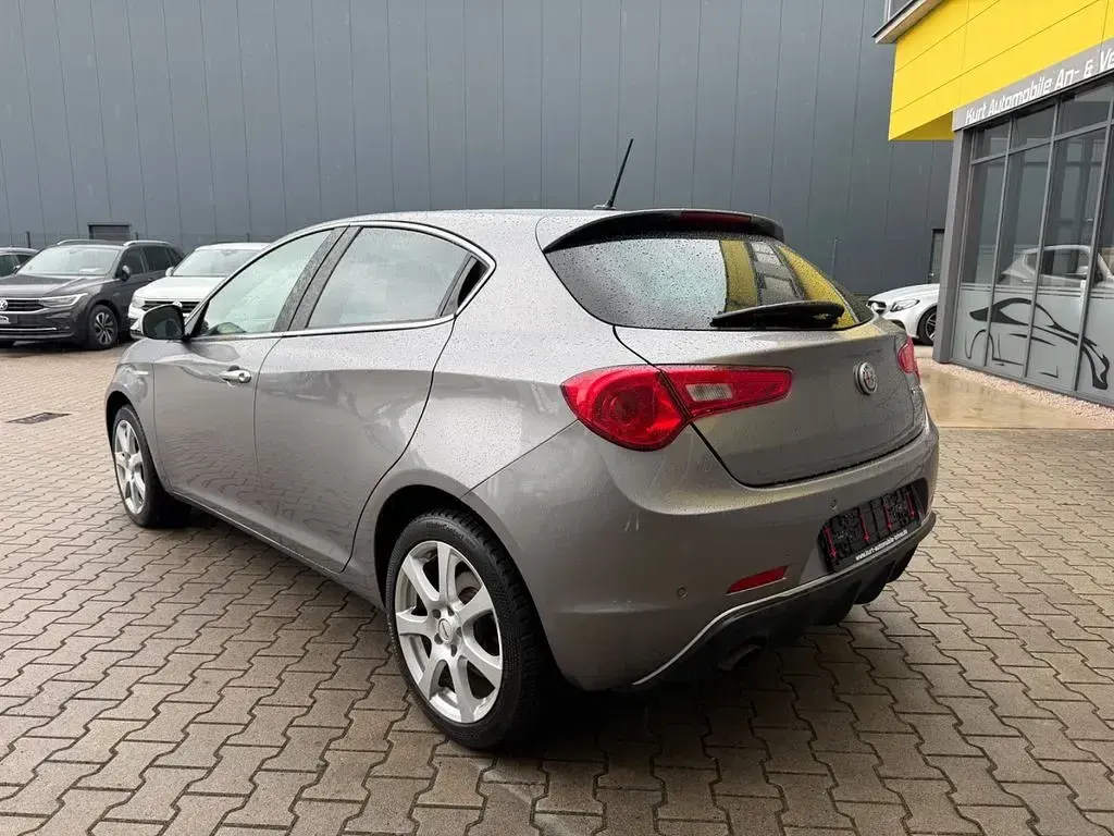 Gebraucht Alfa Romeo Giulietta Super 120 PS (88 kW) 2019 Grigio magnesio Kleinwagen