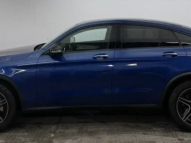 Gebraucht Mercedes GLC300 AMG 245 PS (180 kW) 2021 Spektralblau (metallic) Coupé