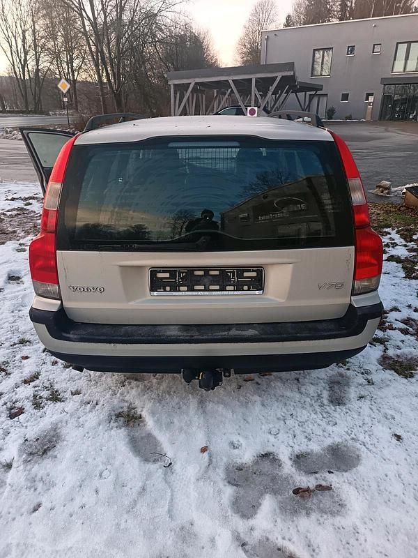 Grau Gebraucht 2002 Volvo V70 Kombi | 540 € (Superpreis) - Bild 1/4