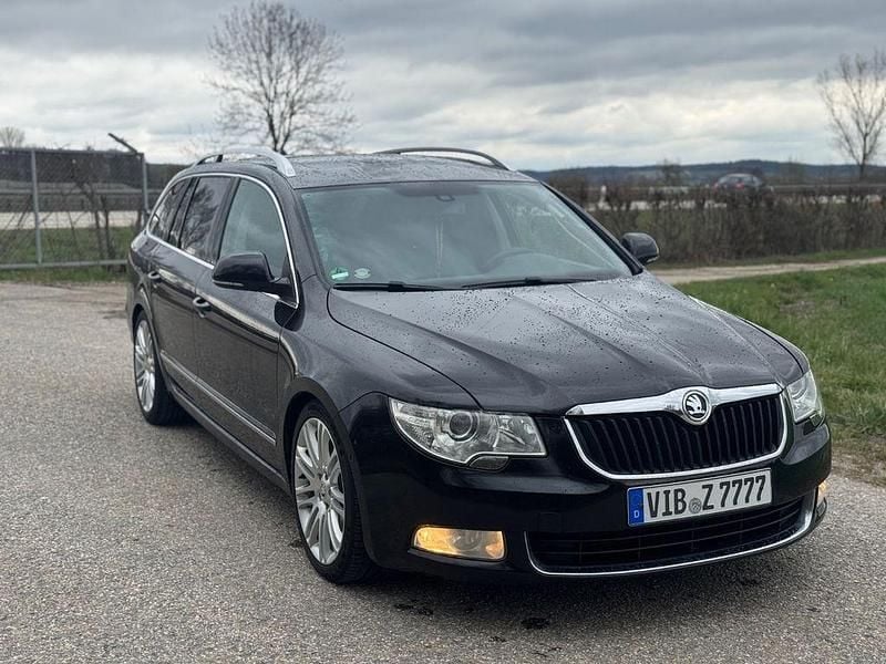 Gebraucht Skoda Superb 170 PS (125 kW) 2011 Schwarz Kombi