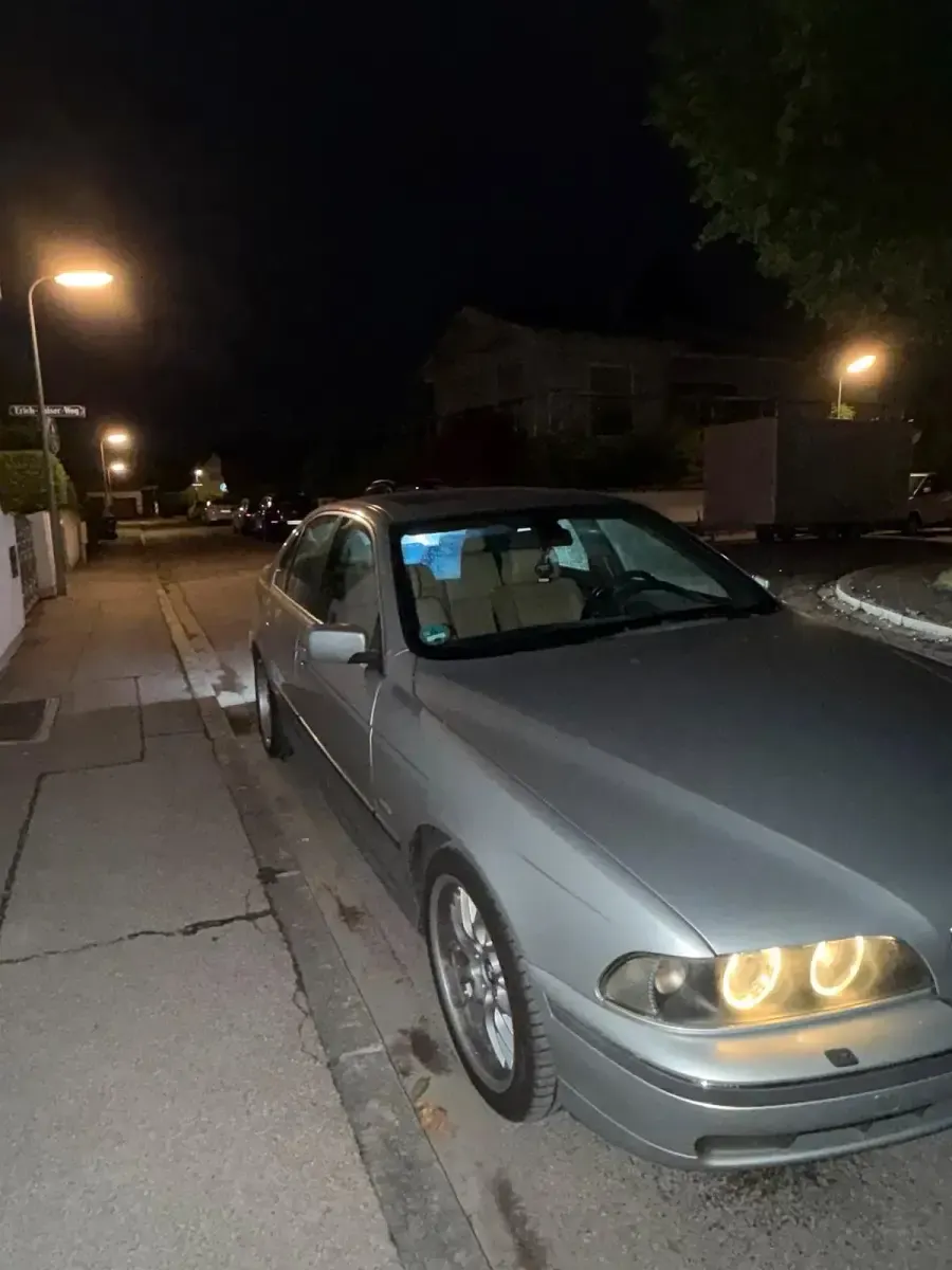 Gebraucht BMW 528 Basis 193 PS (141 kW) 2000 Silber Limousine