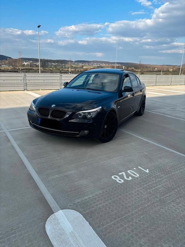 Gebraucht BMW 523 190 PS (139 kW) 2009 Schwarz Limousine