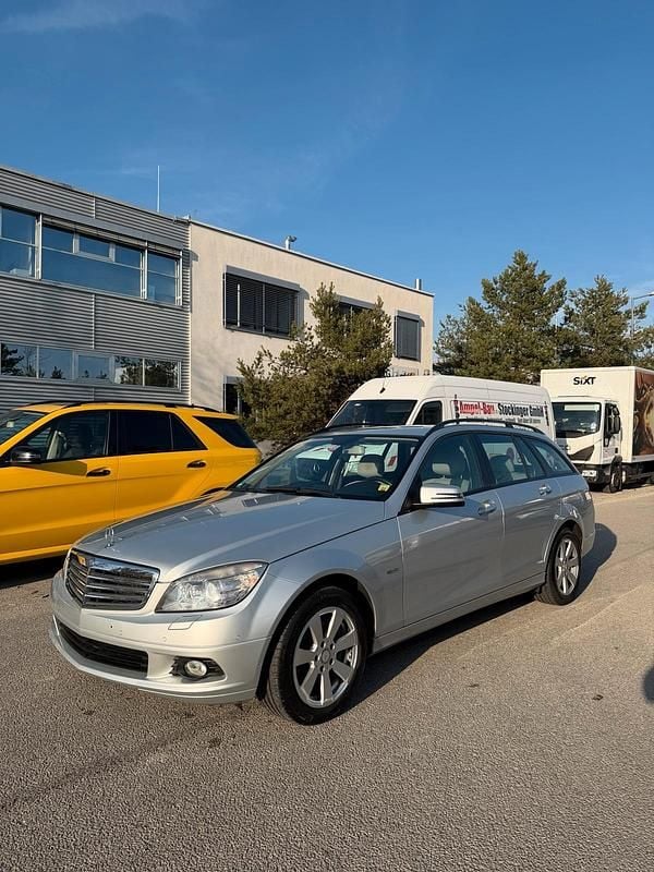 Gebraucht Mercedes C220 175 PS (128 kW) 2010 Silber Limousine