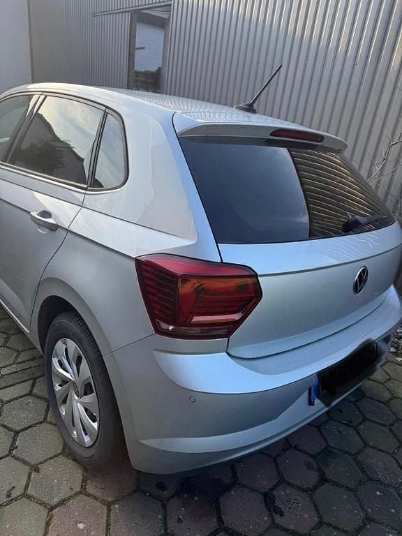 Gebraucht VW Polo Comfortline 80 PS (58 kW) 2020 Silber Limousine