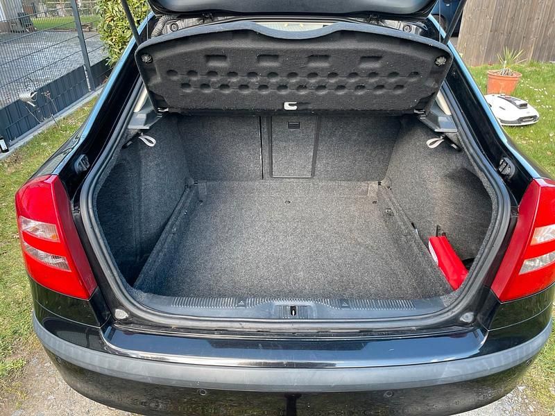 Usado Skoda Octavia 140 HP (102 kW) 2007 Preto Sedan