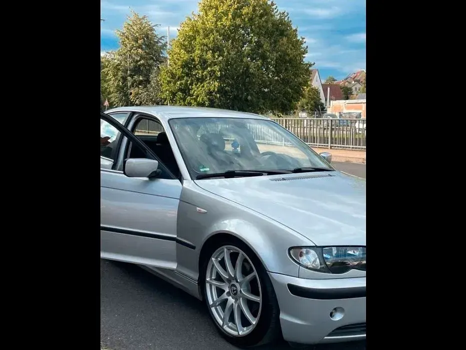 Używany BMW 320 Performance 170 KM (125 kW) 2002 Szary Sedan/Limuzyna