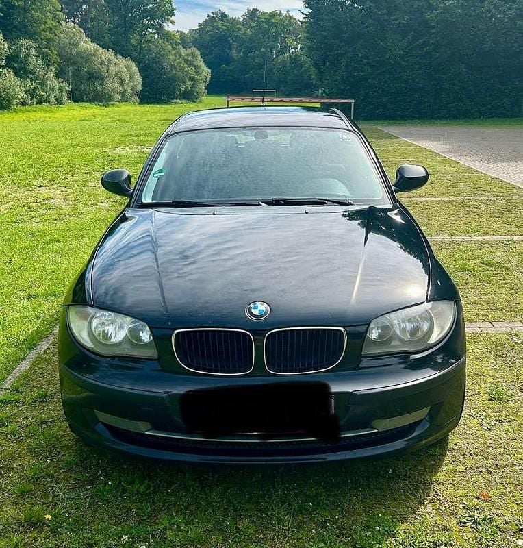 Schwarz Gebraucht 2011 BMW 116 Kleinwagen | 2.200 € (Superpreis) - Bild 1/4