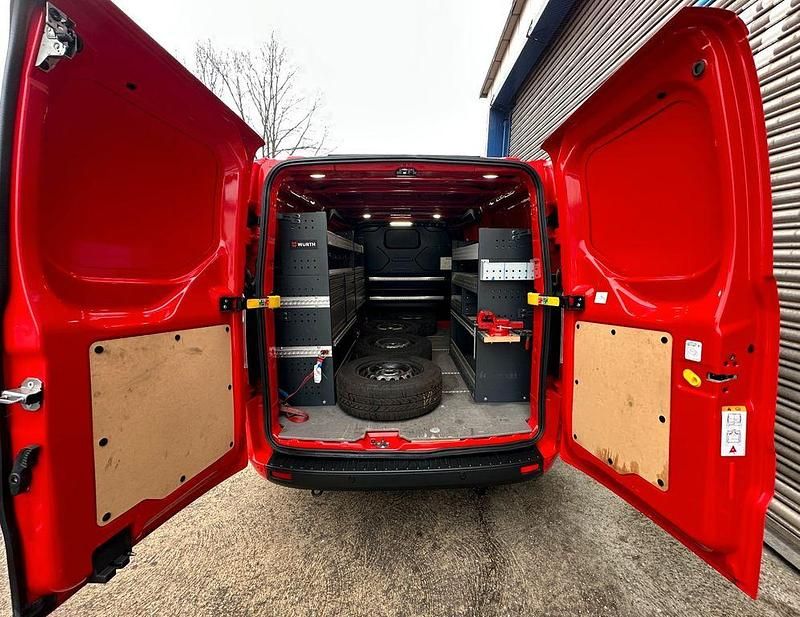 Gebraucht Ford Transit Custom Trend 131 PS (96 kW) 2022 Rot Van / Kleinbus