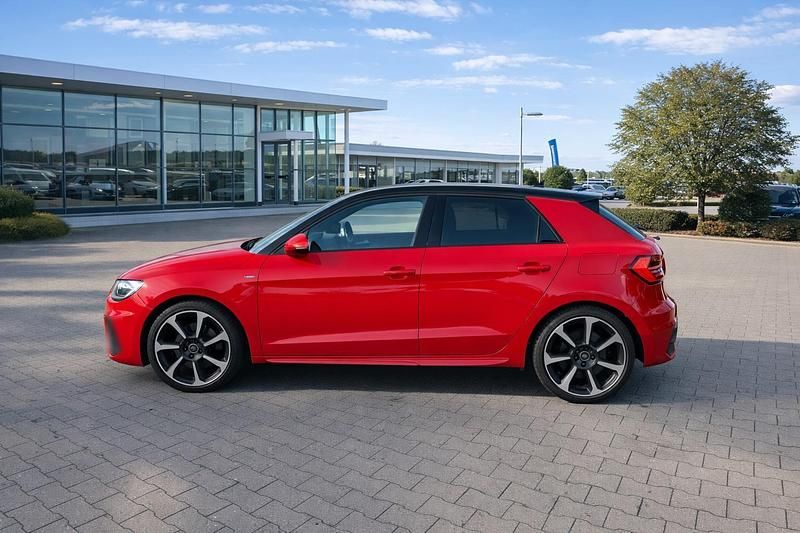 Gebraucht Audi A1 Ambiente 150 PS (110 kW) 2019 Rot SUV