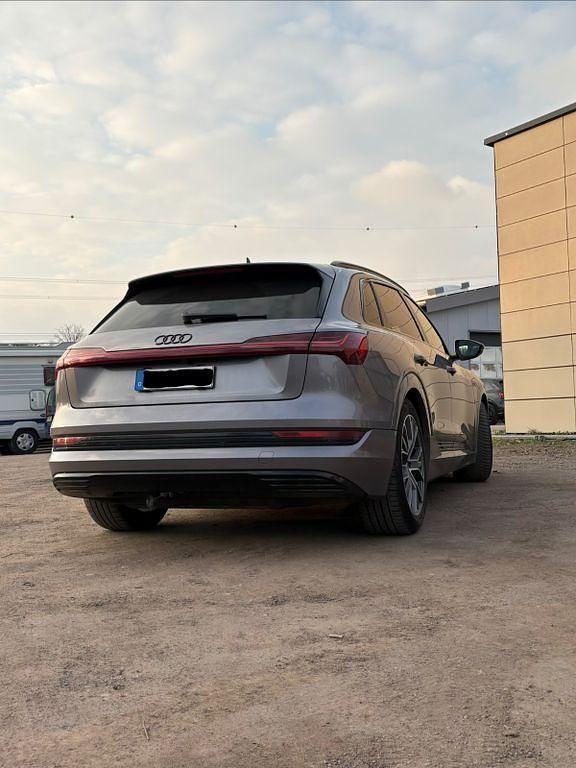Gebraucht Audi e-tron Sport 300 kW (408 PS) 2019 Grau SUV
