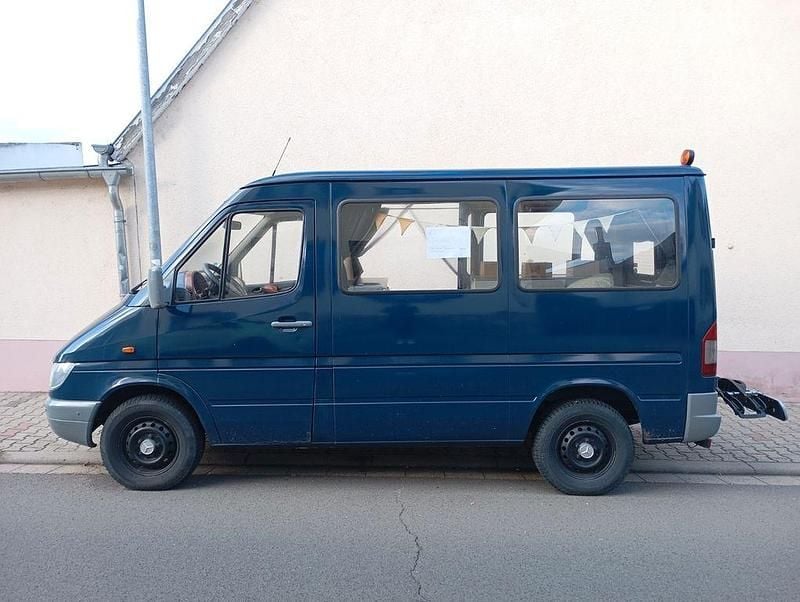 Blau Gebraucht 2005 Mercedes Sprinter Van | 6.500 € (Fairer Preis) - Bild 1/4