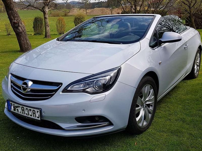 Gebraucht Opel Cascada Innovation 170 PS (125 kW) 2014 Silber Cabrio