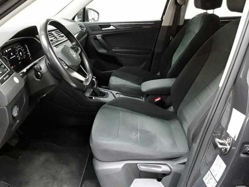 Gebraucht VW Tiguan Elegance 245 PS (180 kW) 2022 Uranograu SUV
