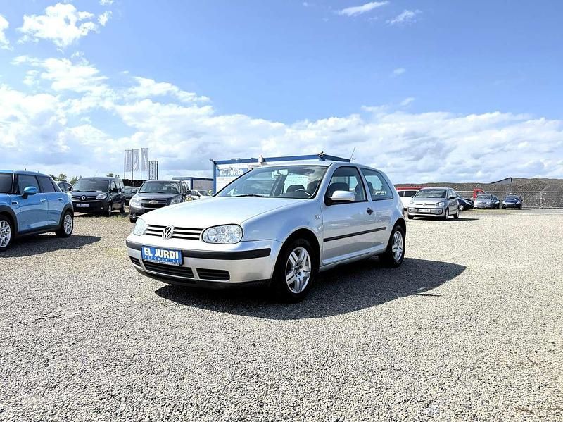 Second-hand VW Golf IV 75 CP (55 kW) 2001 Argintiu Berlinǎ