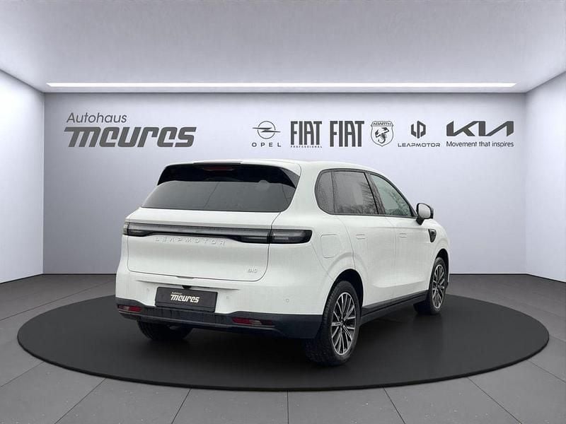 Neu Leapmotor B10 160 kW (218 PS) 2026 Weiss SUV