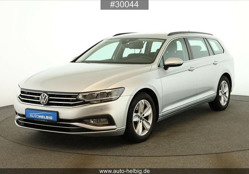 Reflexsilber metallic Gebraucht 2021 VW Passat Business Kombi | 19.990 € (Superpreis) - Bild 1/4