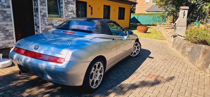 Gebraucht Alfa Romeo Spider 150 PS (110 kW) 2001 Silber Cabrio