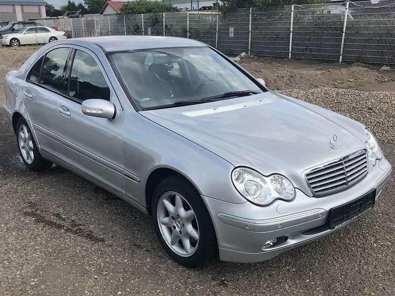 Gebraucht Mercedes C240 Elegance 170 PS (125 kW) 2003 Silber Limousine
